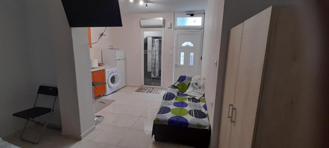 Grey Studio Nea Michaniona Luaran gambar